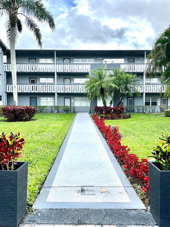 209 E Suffolk E 209, Boca Raton, FL 33434