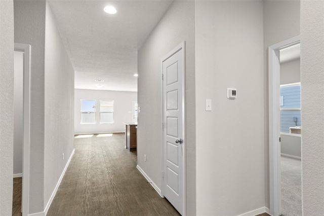 516 Deep Sands Drive, Waller, TX 77484