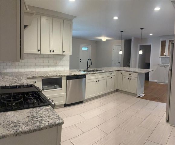 1744 Oak Ridge Way, Lawrenceville, GA 30044