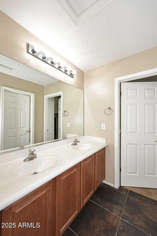 1821 W KURALT Drive, Anthem, AZ 85086