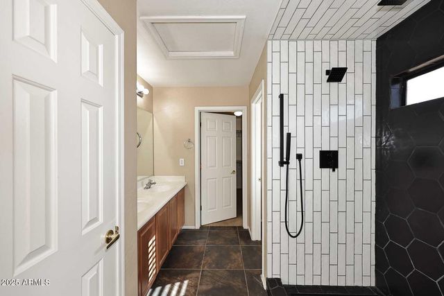 1821 W KURALT Drive, Anthem, AZ 85086