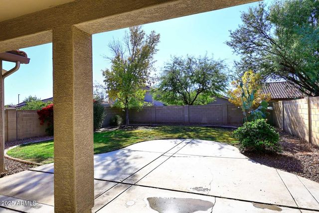 1821 W KURALT Drive, Anthem, AZ 85086