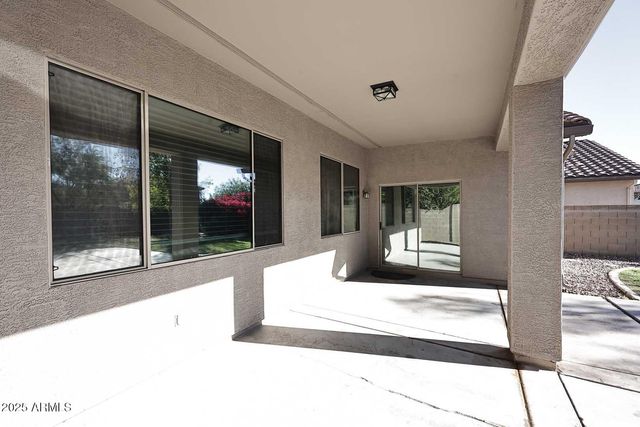 1821 W KURALT Drive, Anthem, AZ 85086