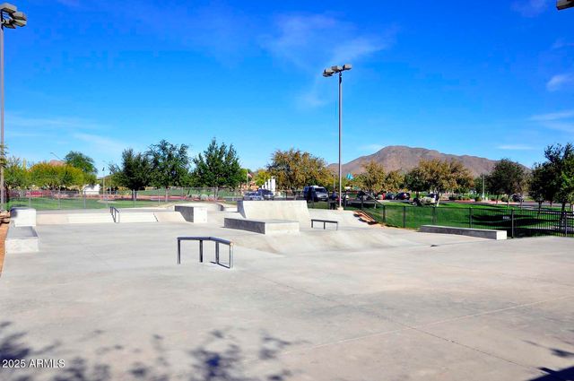 1821 W KURALT Drive, Anthem, AZ 85086