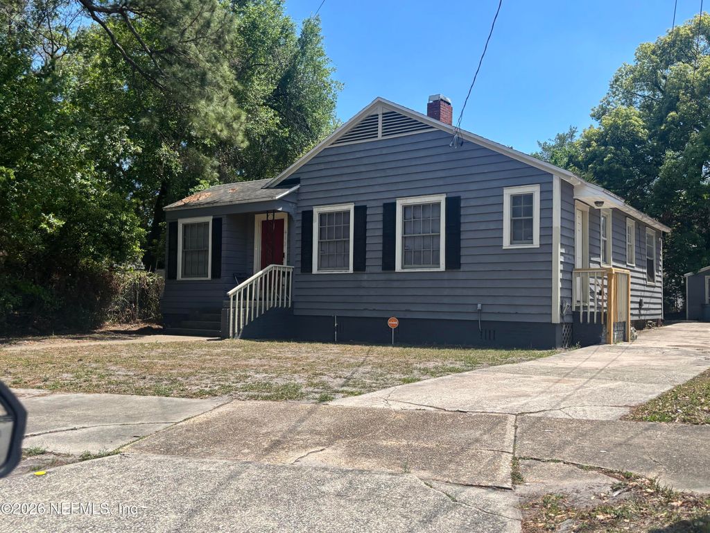 412 CHESTNUT Drive, Jacksonville, FL 32208