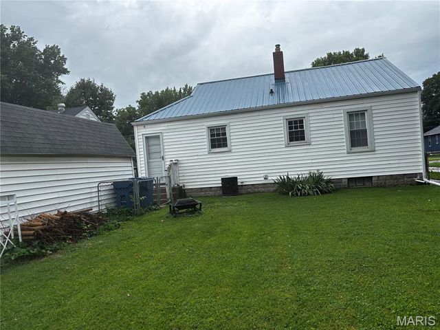 3407 Leo Street, Alton, IL 62002
