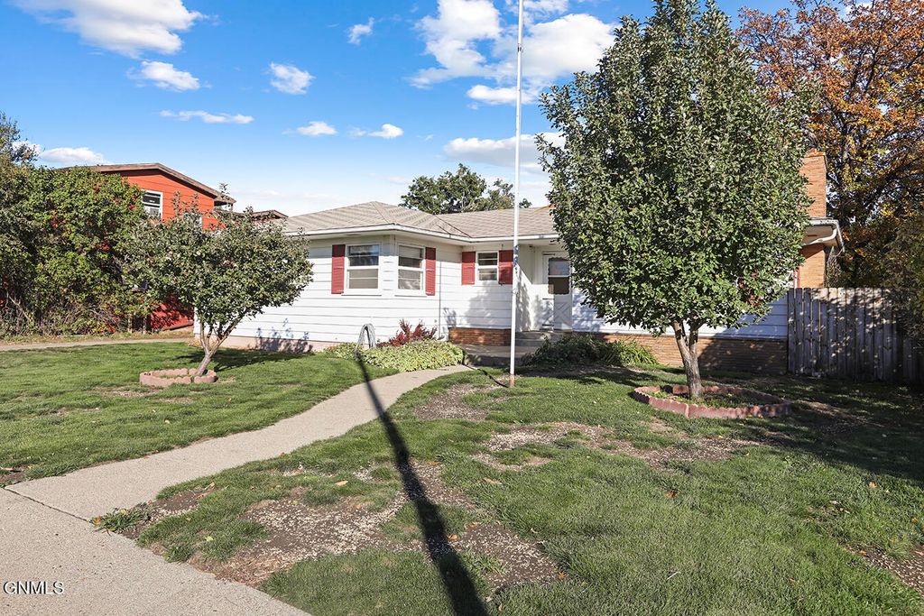 920 3rd Avenue W, Williston, ND 58801 photo 2