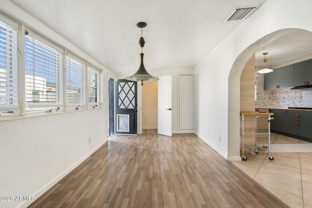 930 E Whitton Avenue, Phoenix, AZ 85014