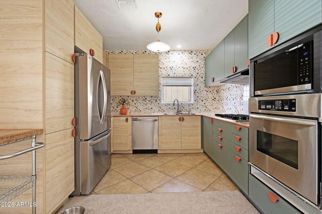 930 E Whitton Avenue, Phoenix, AZ 85014