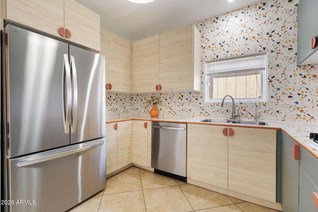 930 E Whitton Avenue, Phoenix, AZ 85014