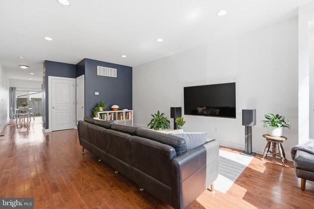 832 N 20TH ST, Philadelphia, PA 19130