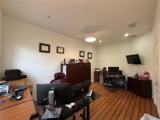 19949 TAMIAMI AVENUE, Tampa, FL 33647