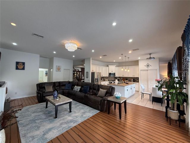 19949 TAMIAMI AVENUE, Tampa, FL 33647