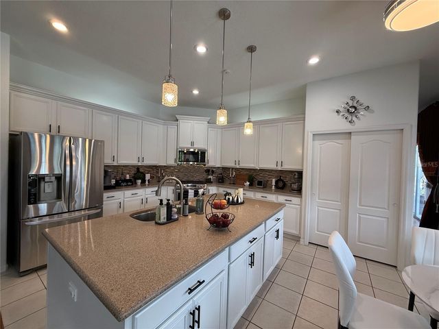 19949 TAMIAMI AVENUE, Tampa, FL 33647