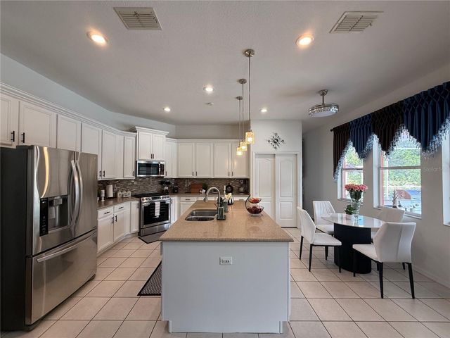 19949 TAMIAMI AVENUE, Tampa, FL 33647