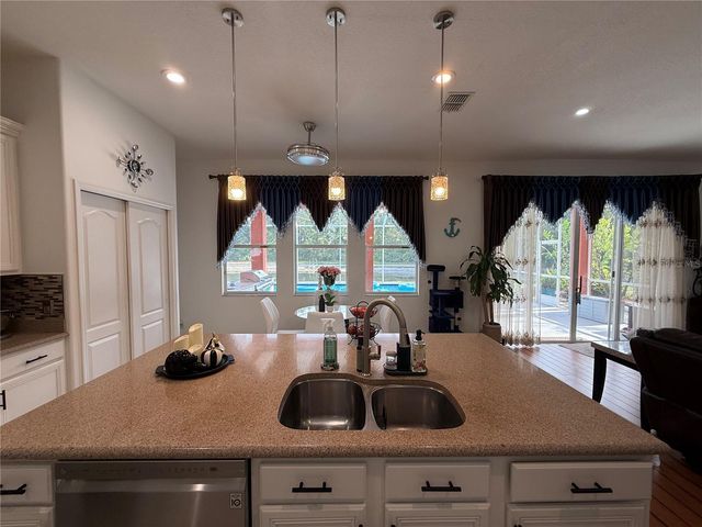 19949 TAMIAMI AVENUE, Tampa, FL 33647