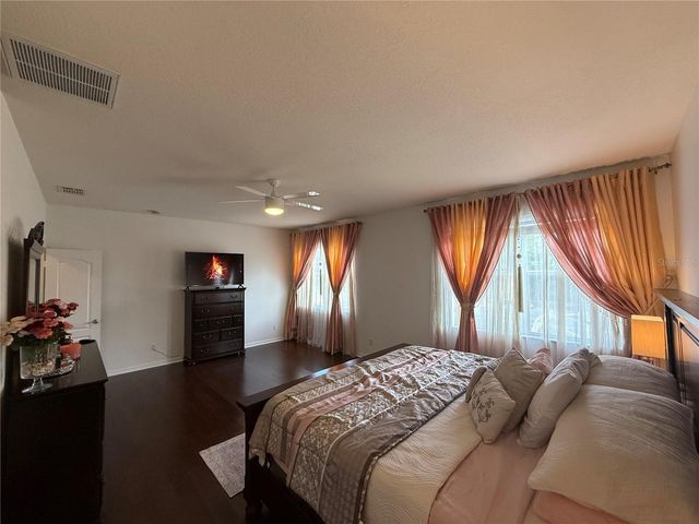 19949 TAMIAMI AVENUE, Tampa, FL 33647