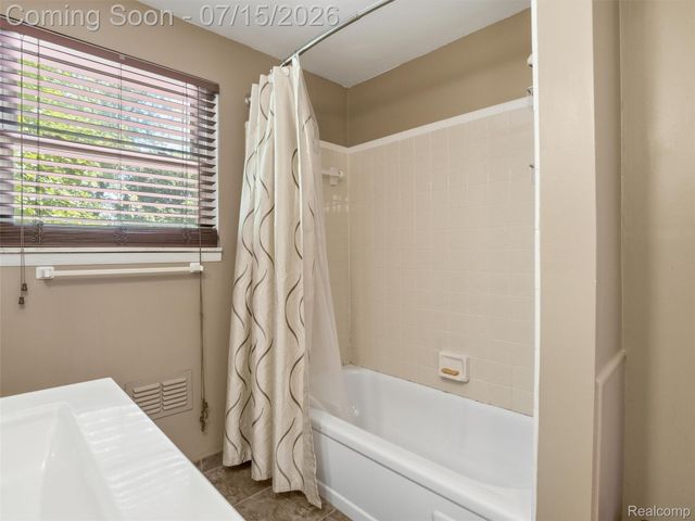 45414 Brunswick Drive, Canton Charter Township, MI 48187