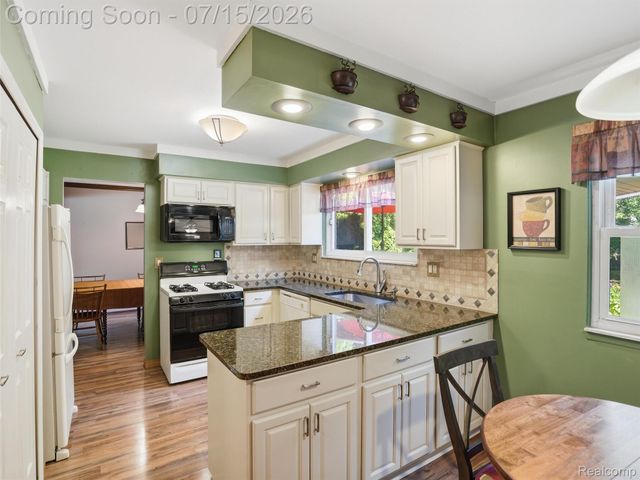 45414 Brunswick Drive, Canton Charter Township, MI 48187