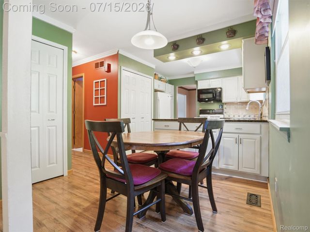 45414 Brunswick Drive, Canton Charter Township, MI 48187