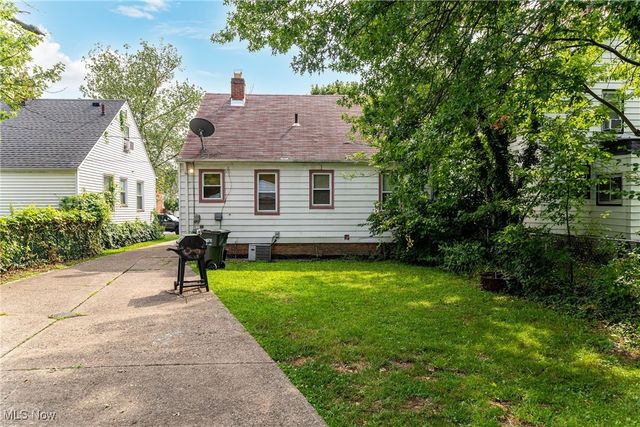 1477 E 195th Street, Euclid, OH 44117