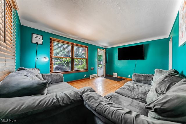 1477 E 195th Street, Euclid, OH 44117