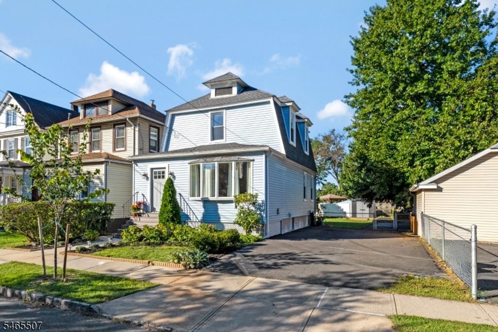 208 Walnut St, Roselle Park Boro, NJ 07204 — exterior