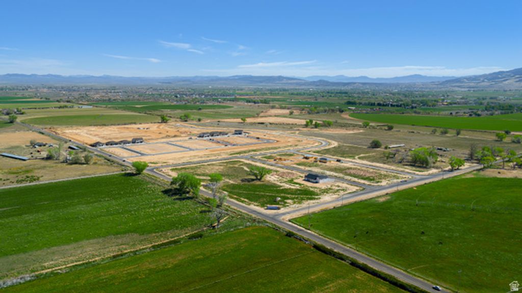 Image 5 of property listing at 2716 N CHELSEY PKWY # 30, Cedar City, UT 84721