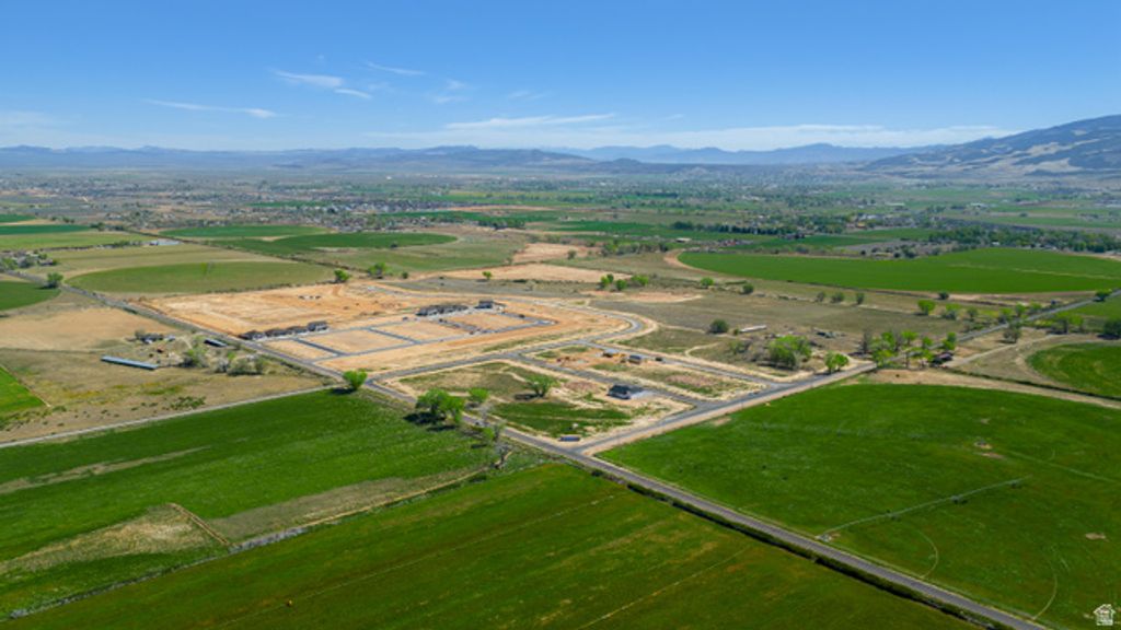 Image 6 of property listing at 2716 N CHELSEY PKWY # 30, Cedar City, UT 84721