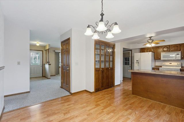 2130 N Pontiac Drive, Janesville, WI 53545
