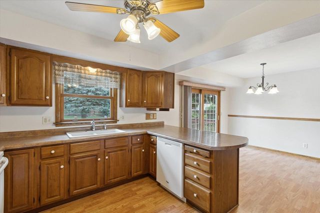 2130 N Pontiac Drive, Janesville, WI 53545