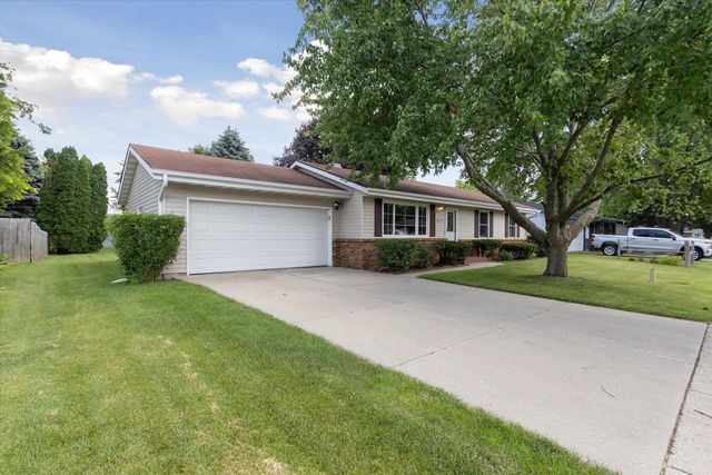 2130 N Pontiac Drive, Janesville, WI 53545