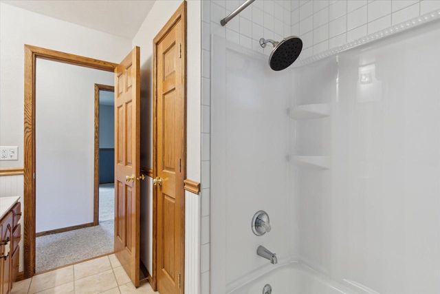 2130 N Pontiac Drive, Janesville, WI 53545