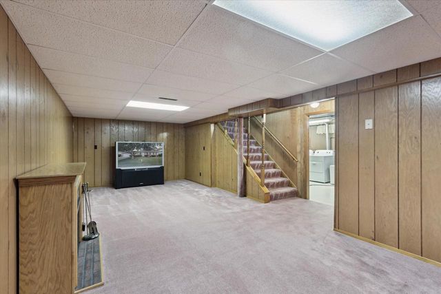 2130 N Pontiac Drive, Janesville, WI 53545