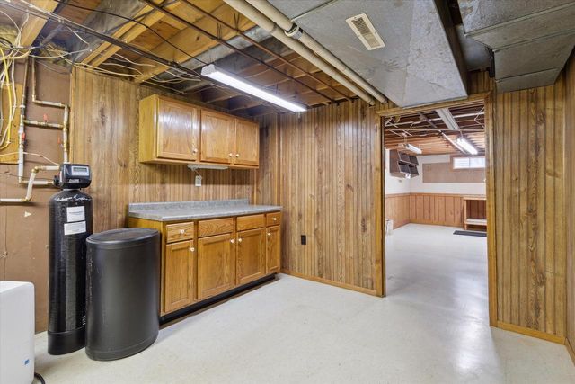 2130 N Pontiac Drive, Janesville, WI 53545