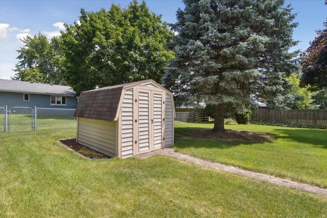 2130 N Pontiac Drive, Janesville, WI 53545