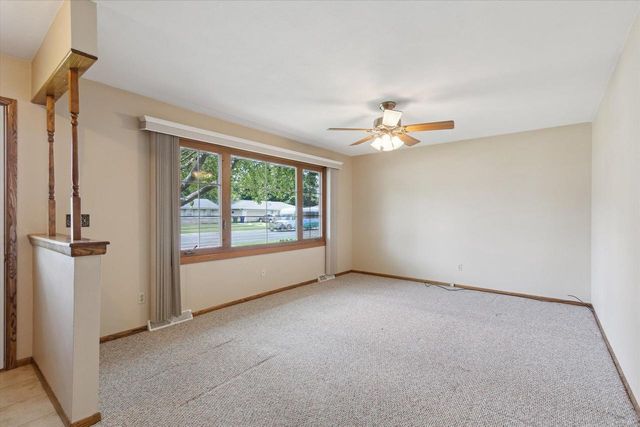 2130 N Pontiac Drive, Janesville, WI 53545