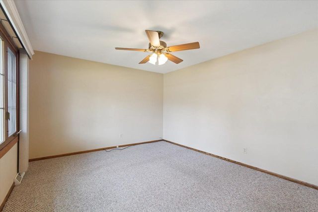 2130 N Pontiac Drive, Janesville, WI 53545