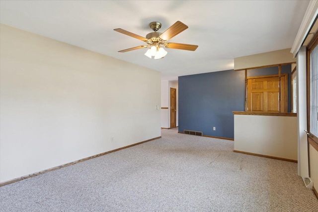 2130 N Pontiac Drive, Janesville, WI 53545