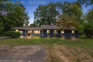 2240 W Nalone, Wixom, MI 48393