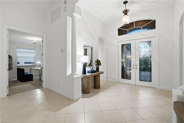 4828 Cerromar DR, Naples, FL 34112