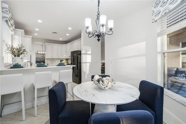 4828 Cerromar DR, Naples, FL 34112