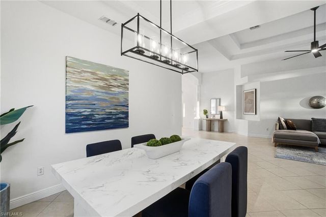 4828 Cerromar DR, Naples, FL 34112