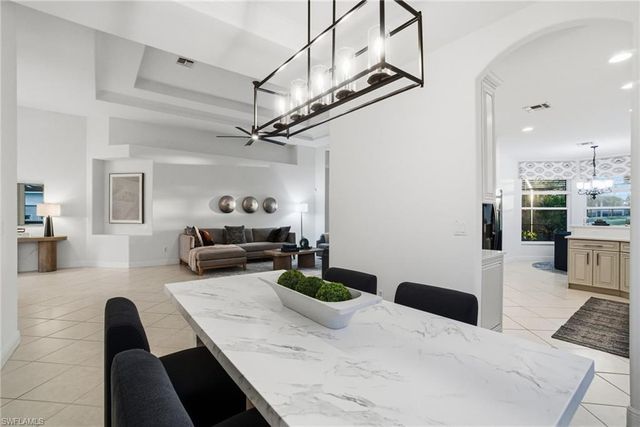 4828 Cerromar DR, Naples, FL 34112