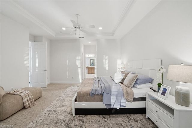 4828 Cerromar DR, Naples, FL 34112