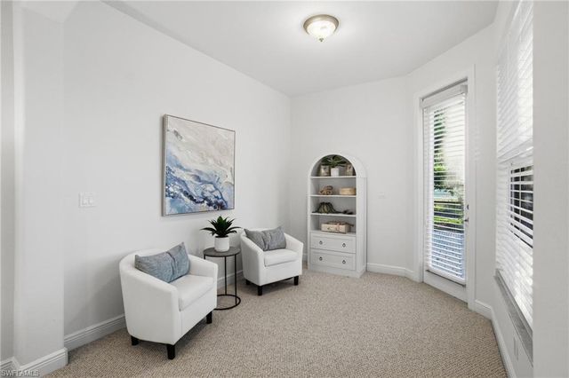 4828 Cerromar DR, Naples, FL 34112