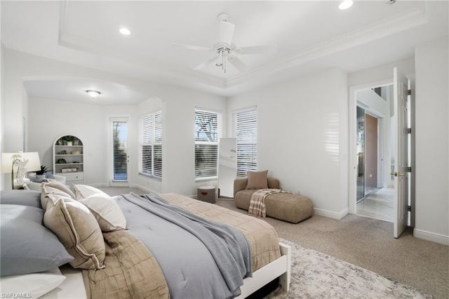 4828 Cerromar DR, Naples, FL 34112