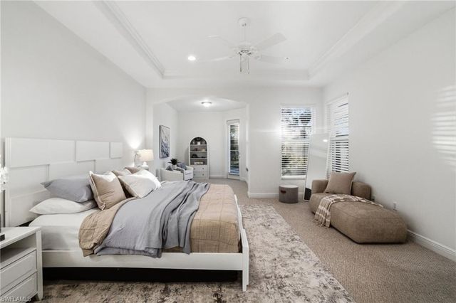 4828 Cerromar DR, Naples, FL 34112