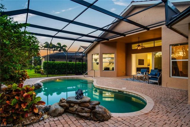 4828 Cerromar DR, Naples, FL 34112