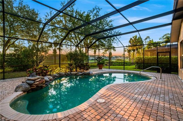 4828 Cerromar DR, Naples, FL 34112